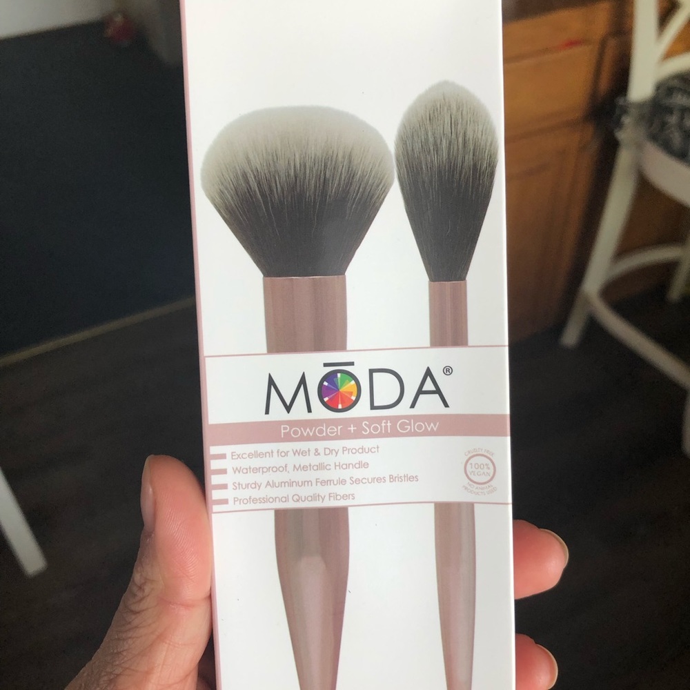 Duo beautiful brushes MODA